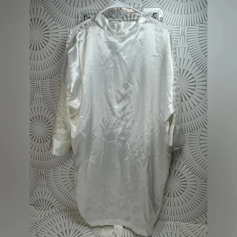 Victoria Secret Vintage Womens Cream Robe with Lace One Size Fits All - Picture 4 of 5